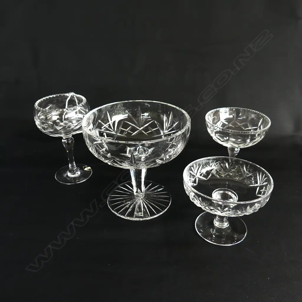 4 CRYSTAL COMPORTS VARIOUS SIZES Image 1++