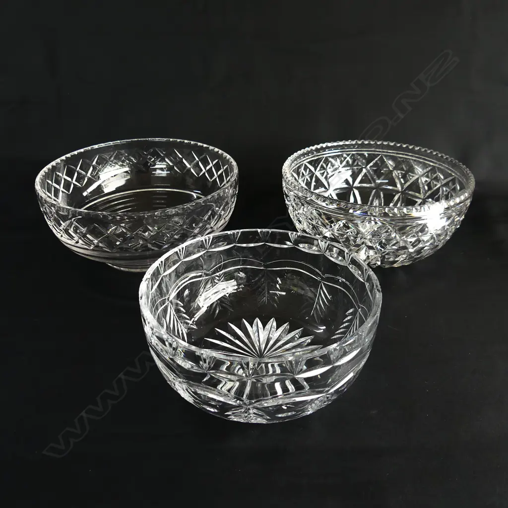 3 CRYSTAL BOWLS, D.200mm Image 1++