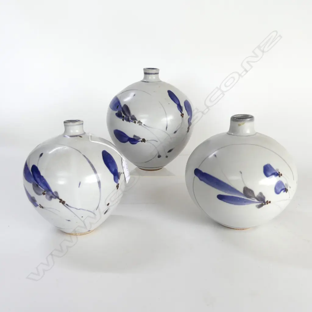 TRIO CAMPBELL HEGAN OVID VASES, GREY & BLUE. H.180mm graduating Image 1++