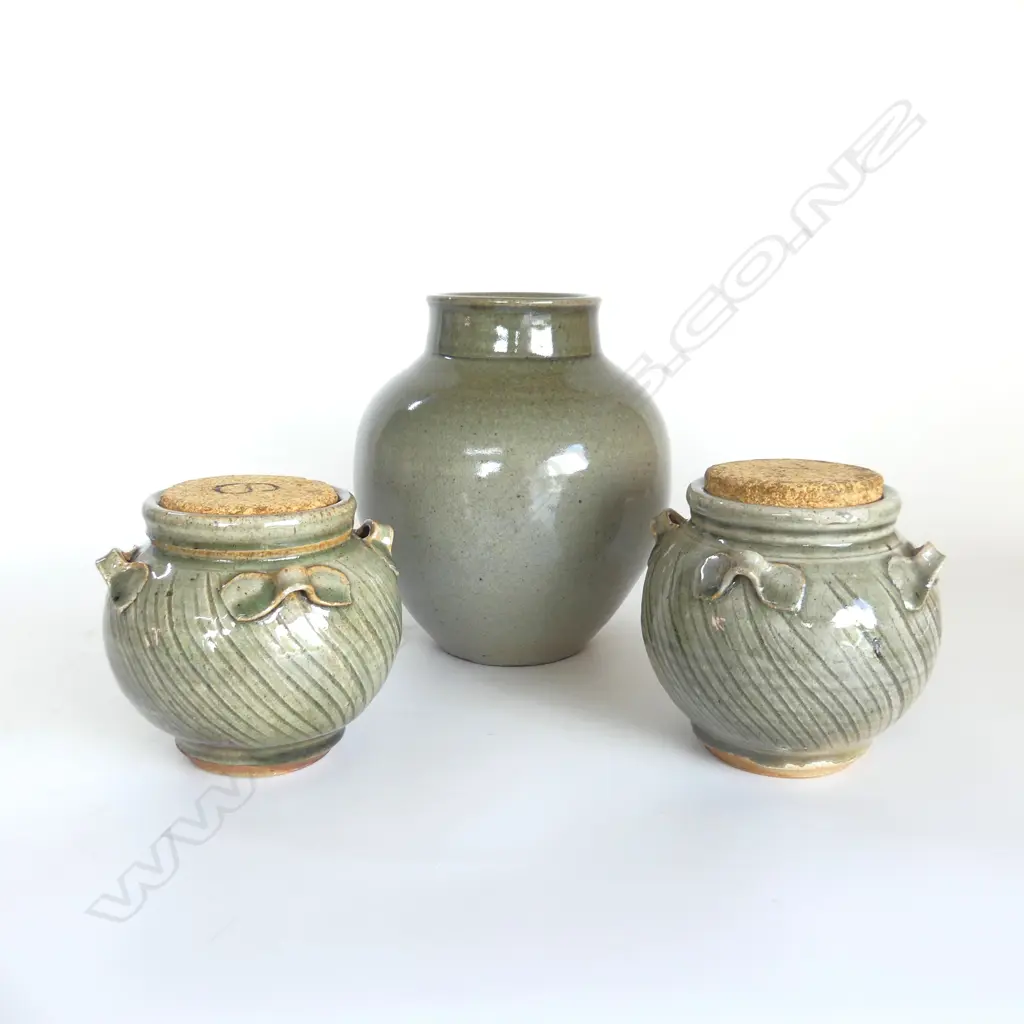 SCARCE NZ STUDIO POTTER ROGER KING VASE. H.230mm & PR TOBY STAFFORD STORAGE JARS Image 1++