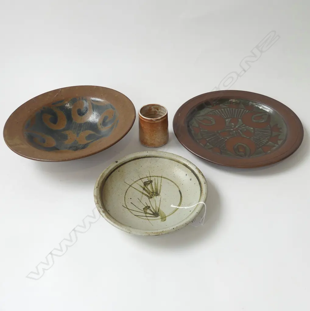 POTTERY PLATE, TWO DISHES + ONE CUP Image 1++
