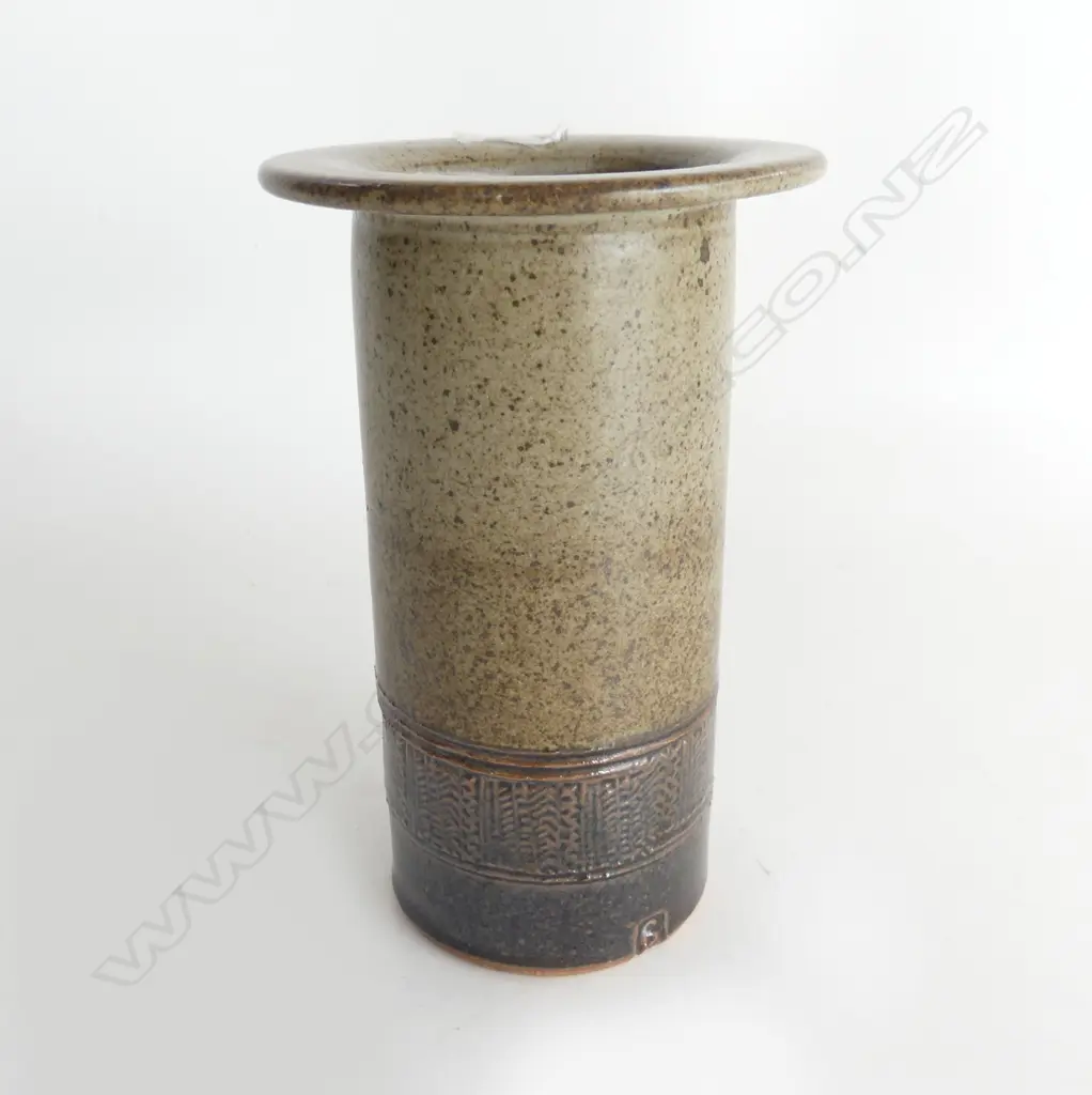 PETER STICHBURY BRUSHPOT - BANDED IMPRESSIONS H. 175MM Image 1++
