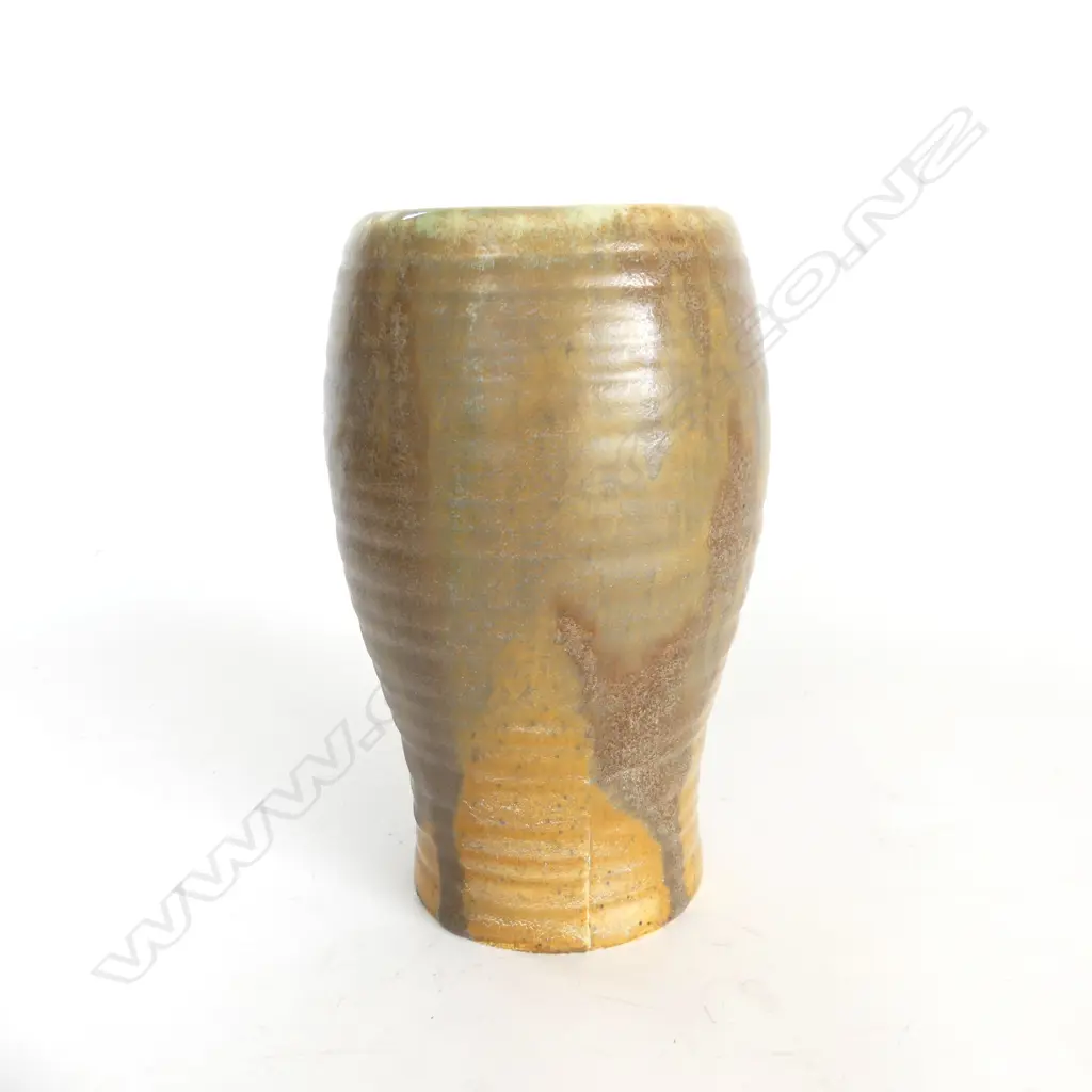 AMBRICO CROWN LYNN VASE. H.200mm Image 1++