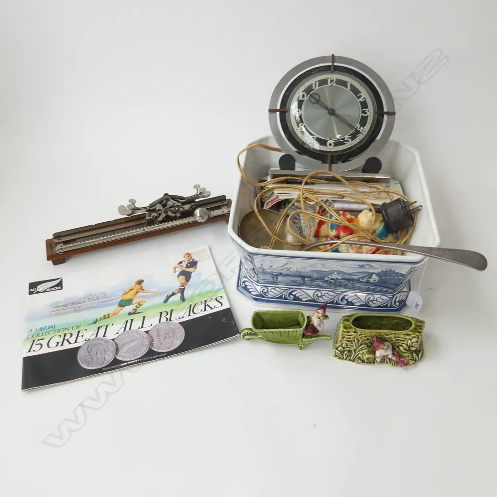 LG PORTUGUESE B/W SQUARE BOWL 290x290mm (CHIPS), STAMPS, COINS, VINTAGE CLOCK ETC  Image 1++