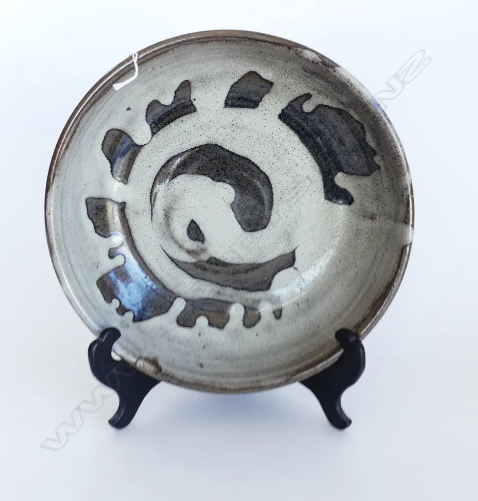 DEEP STONEWARE STUDIO POTTERY BOWL BY LAWSON FRAZER, DUNEDIN, CYPER TO BASE, 310mm dia Image 1++