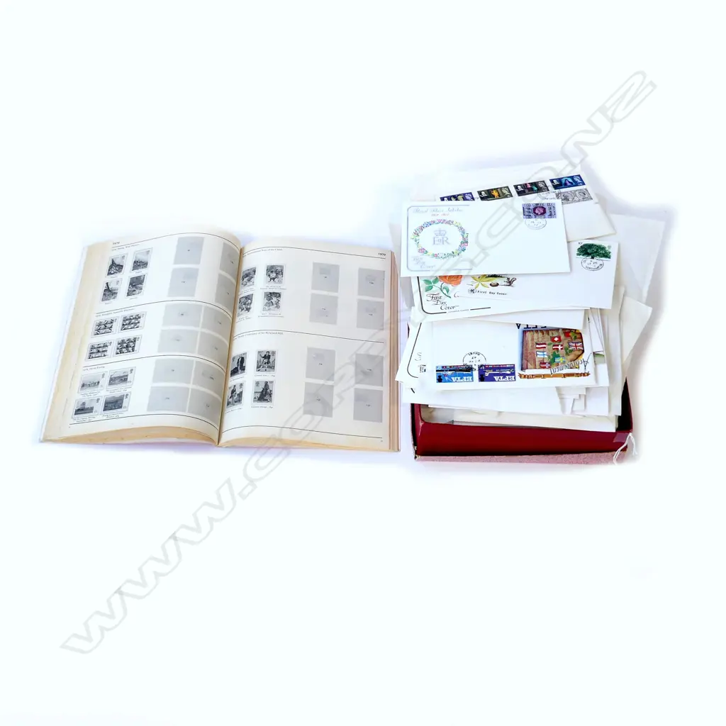 'GB' UK STAMP ALBUM + ASST. F.D.C.'s Image 1++