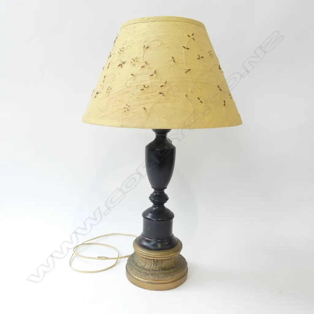 VINTAGE BLACK & GOLD LAMP w MODERN YELLOW SHADE Image 1++