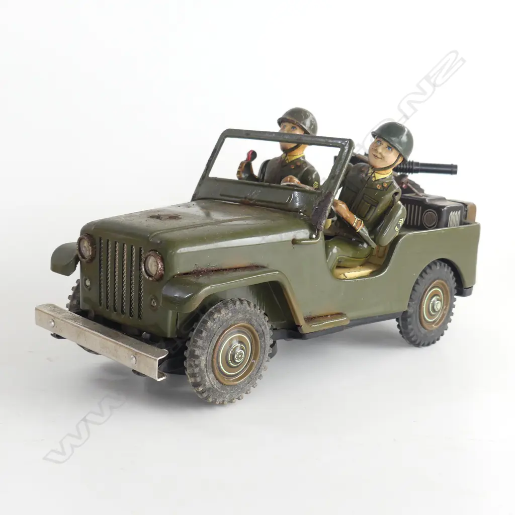 VINTAGE 1960s BATTERY OPERATED ARMY JEEP WITH HEAD LIGHTS OPERATING  MADE IN JAPAN BY NOMURA TOY  (ORIGINAL BOX DAMAGED) Image 1++
