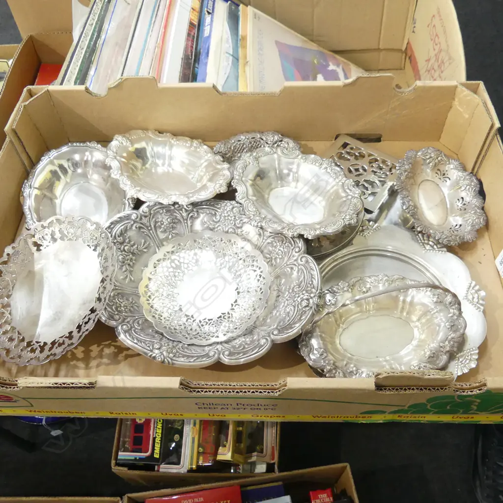 THIRTEEN FANCY VINTAGE SILVER PLATED DISHES, BOWLS, AND TRIVETS Image 1++