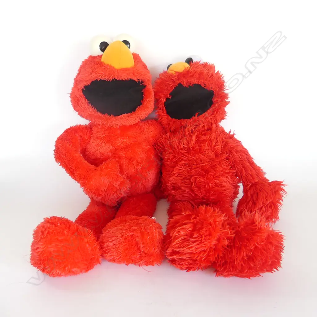 2 LRG TALKING ELMOS, BATTERY OPERATED, working Image 1++