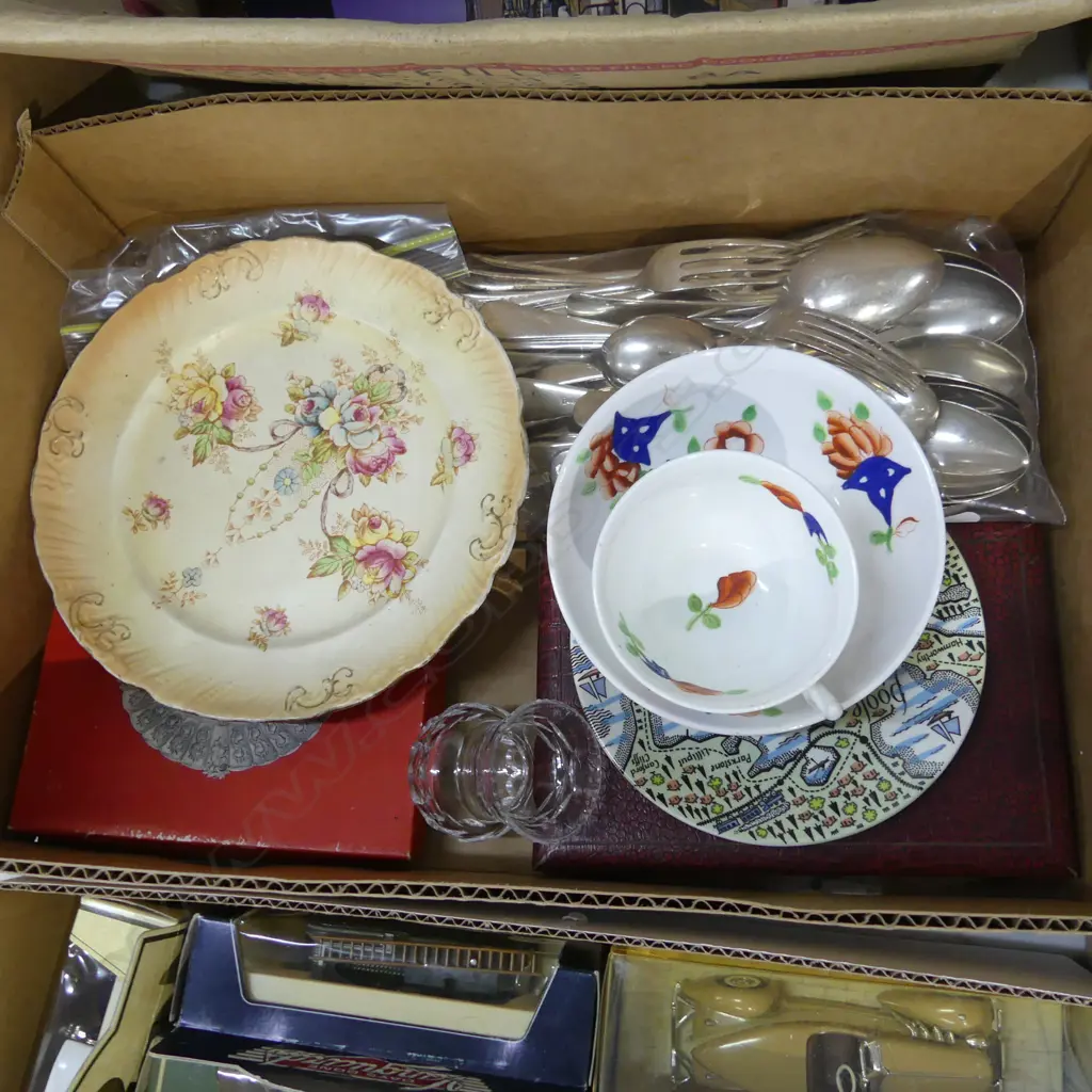 SMALL BOX LOT EP CUTLERY CHINA PLATES C/S BOTTLE STOPPERS ETC Image 1++