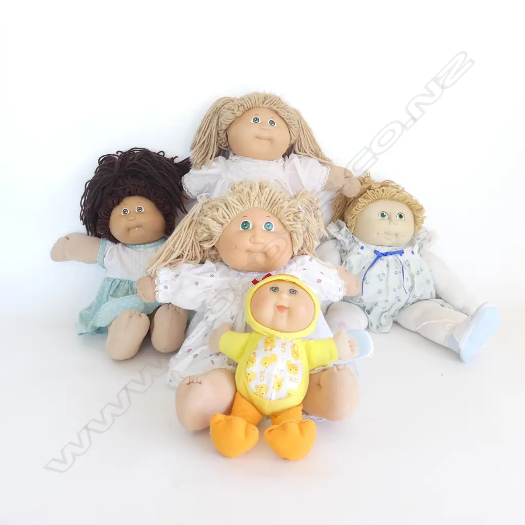 5 ORIGINAL 1980s CABBAGE PATCH DOLLS Image 1++