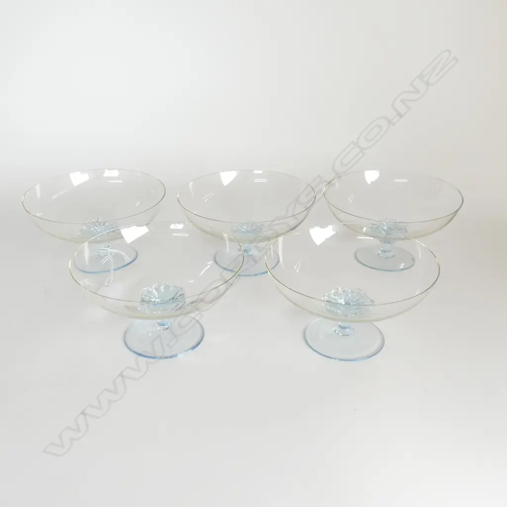 5 CRYSTAL DESSERT BOWLS ON STEM BASE D 270 MM Image 1++