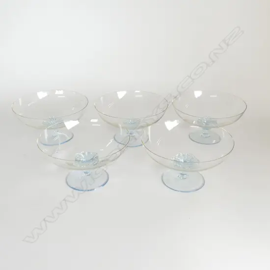 5 CRYSTAL DESSERT BOWLS ON STEM BASE D 270 MM