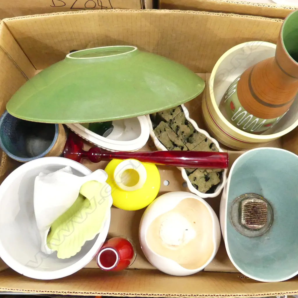 ASST. CERAMICS INCL. AUSTRIAN, GERMAN, WHITE ENGLISH VASES, POOLE SHELL ETC Image 1++