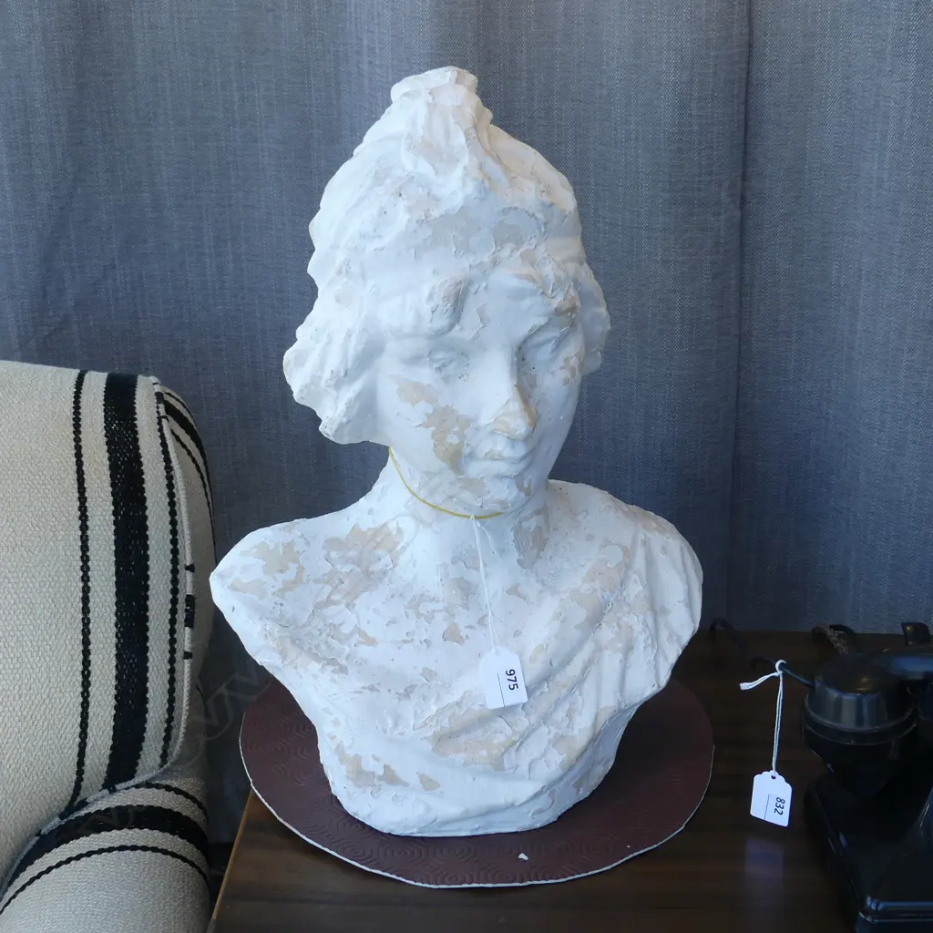WHITE CERAMIC BUST H.450mm Image 1++