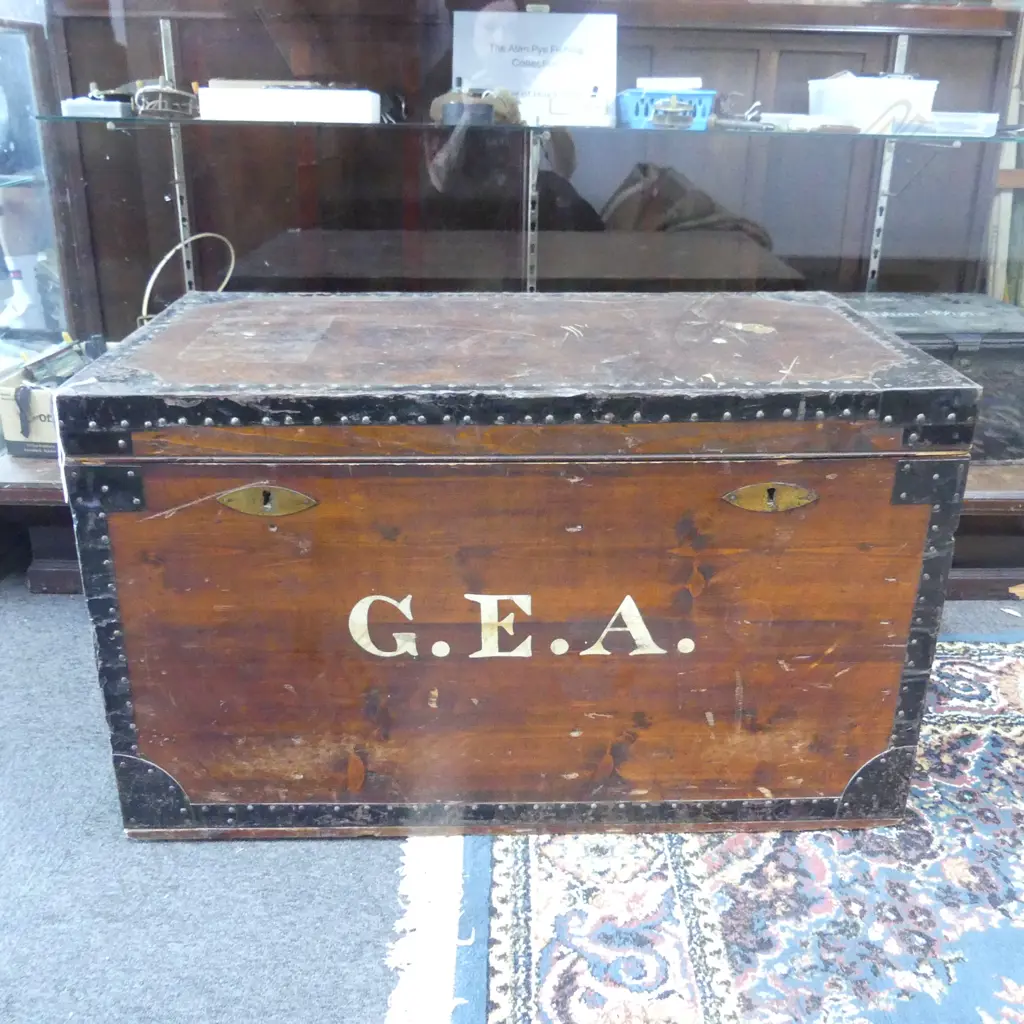 VINTAGE STEAMER TRUNK 'G.E.A.' 910x510x540mm Image 1++