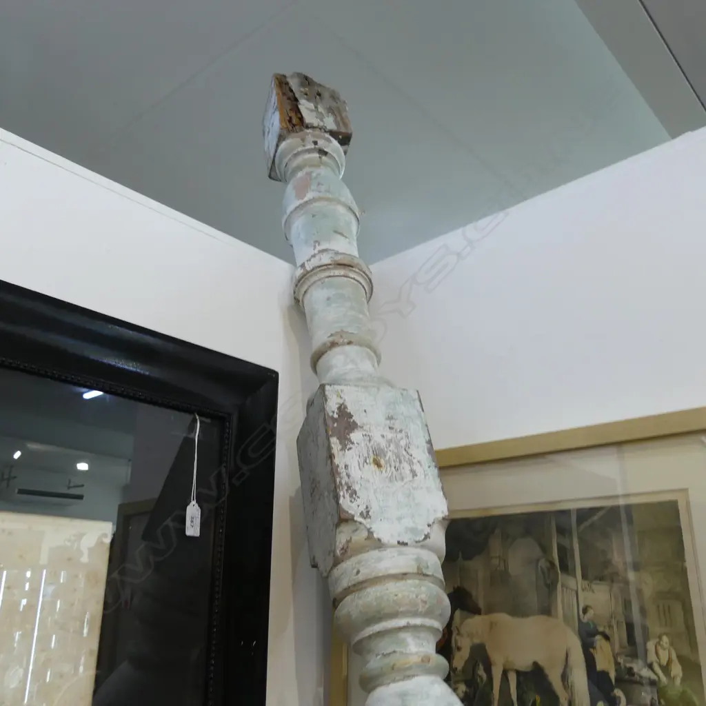 WHITE PAINTED TURNED WOODEN COLUMN H.2560mm Image 1++
