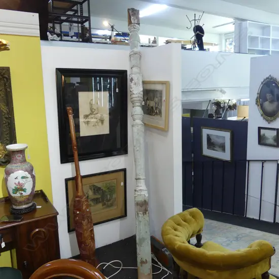 WHITE PAINTED TURNED WOODEN COLUMN H.2560mm