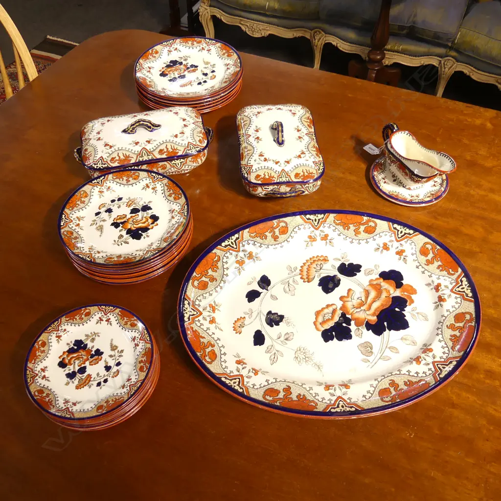 LG DOULTON BURSLEM DINNER SERVICE... Image 1++