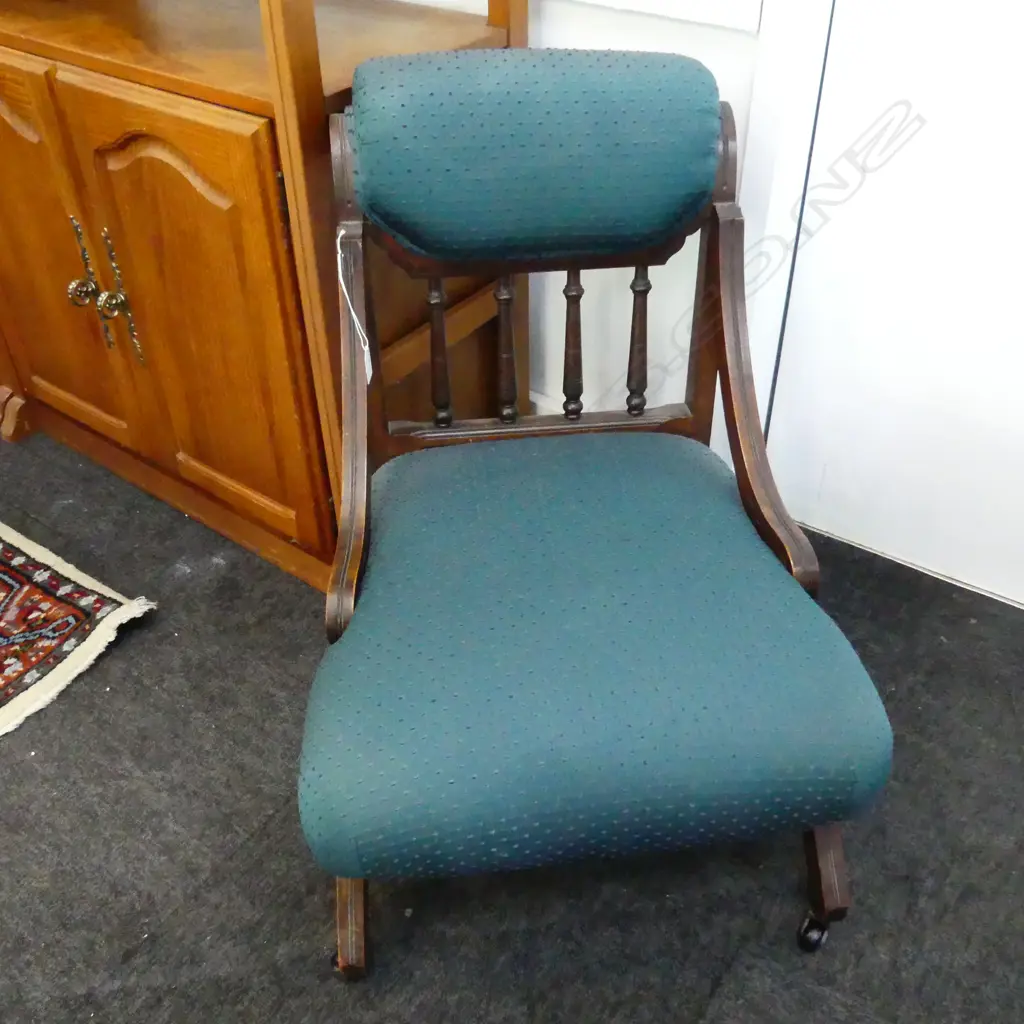 EDWARDIAN CHAIR w. GREEN UPHOLSTERY Image 1++