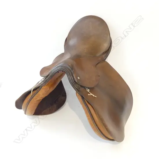 HORSE SADDLE 