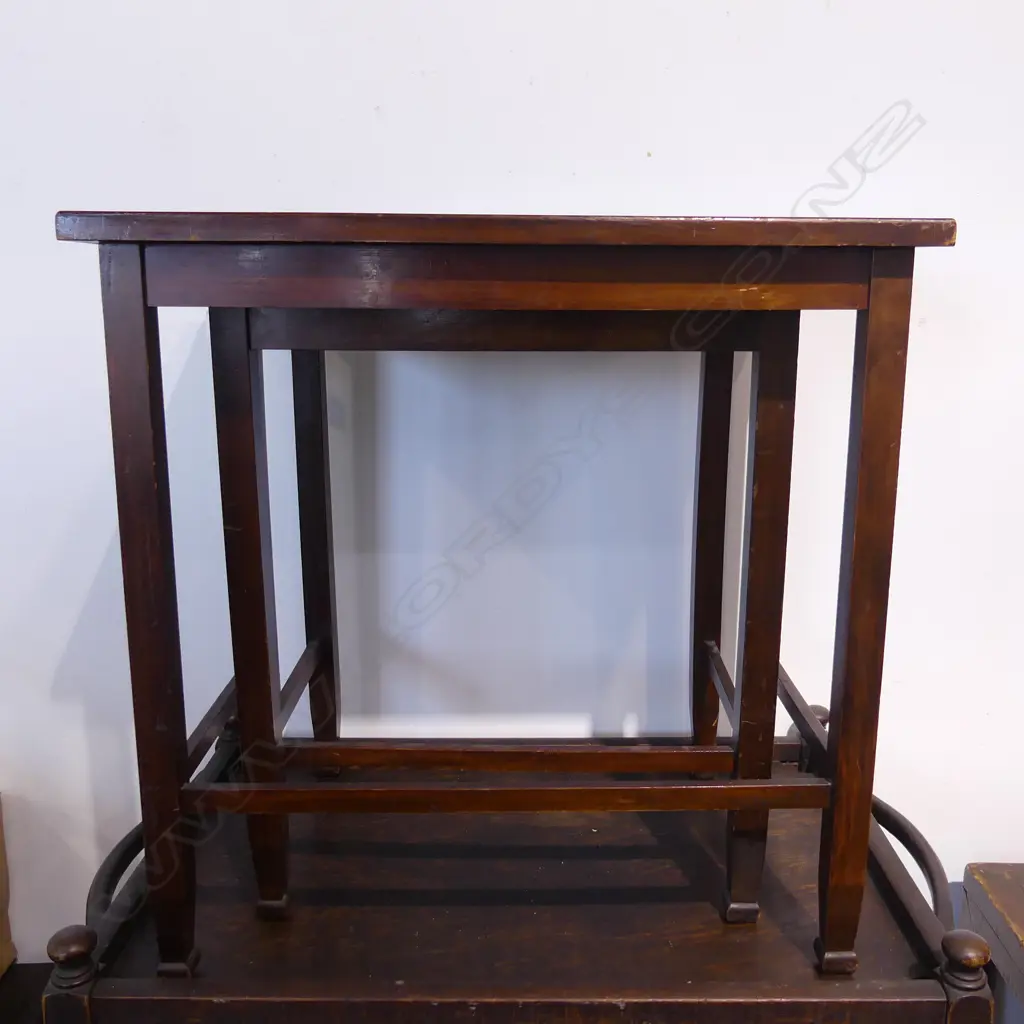 2 NESTING SIDE TABLES 620x375x610mm Image 1++