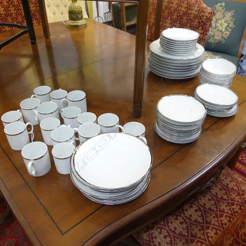 LG GERMAN THOMAS DINNER SET INCL. 8 DINNER PLATES 265mm dia Image 1++