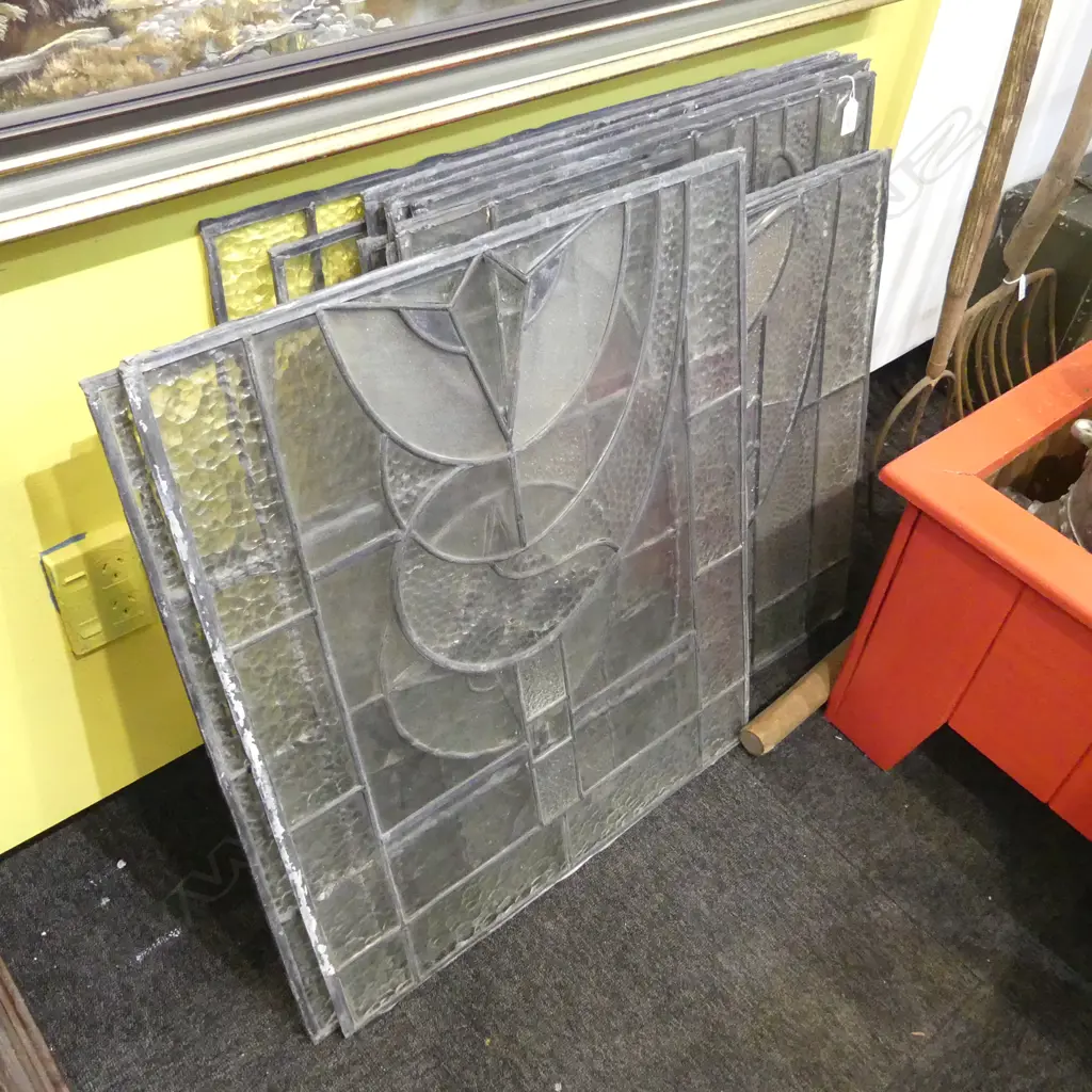 14 VINTAGE LEADLIGHT WINDOWS 720x620mm APPROX Image 1++