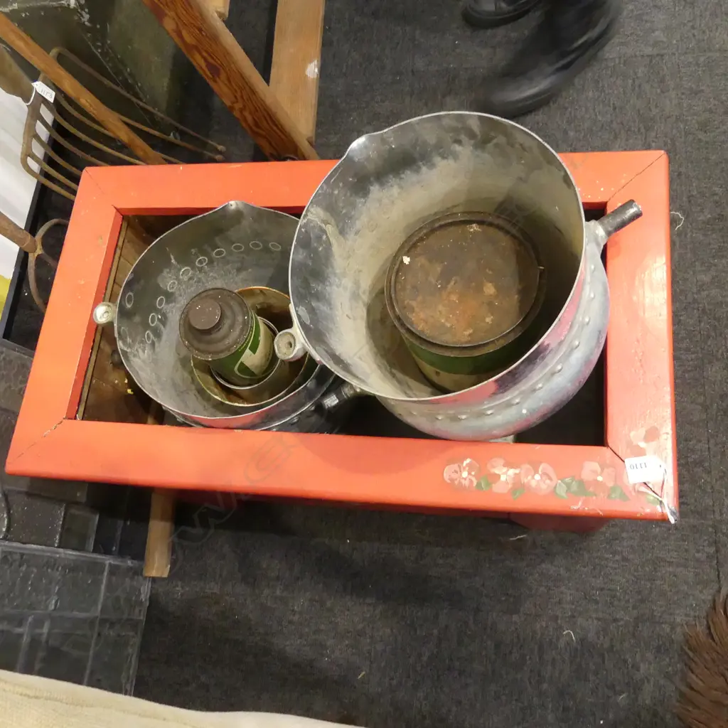 RED PAINTED PLANTER 745x420x425mm + METAL PCES Image 1++
