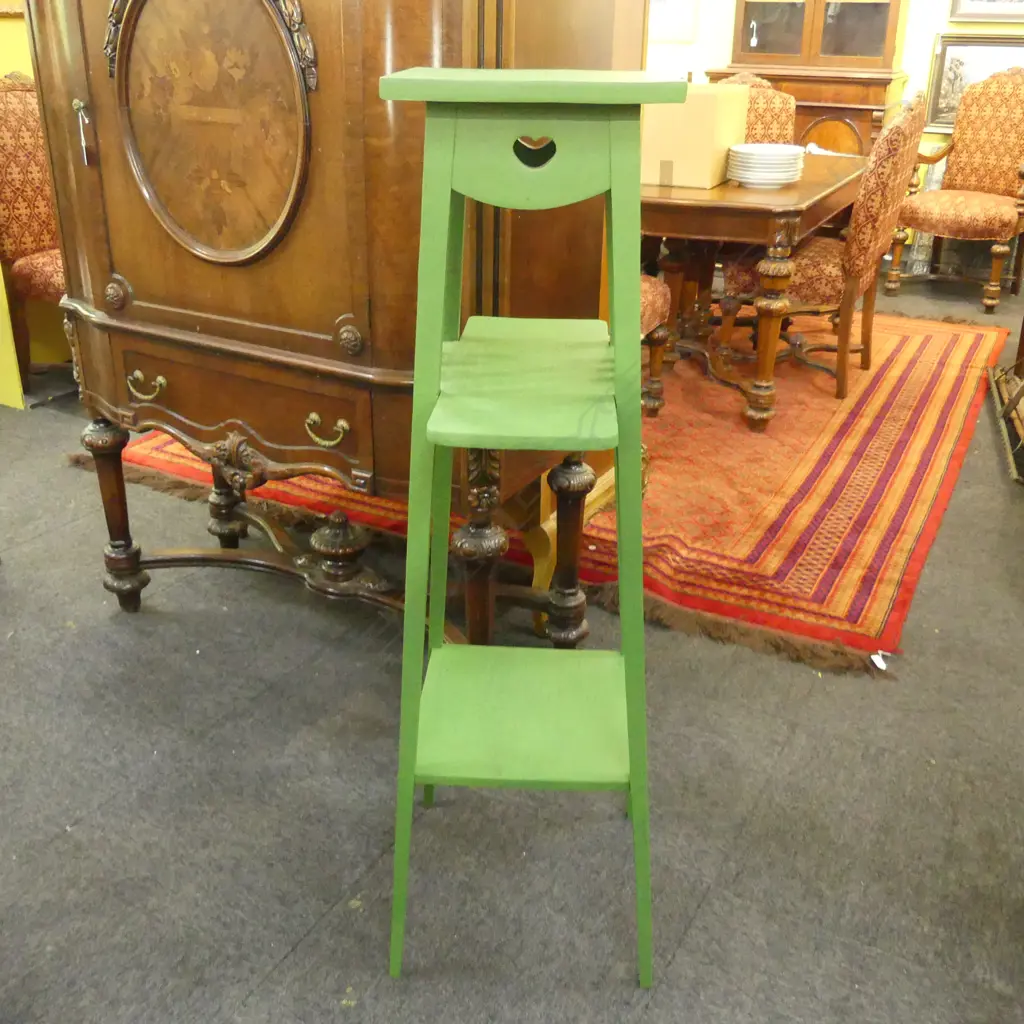 GREEN PAINTED PLANT STAND H 1220 MM Image 1++