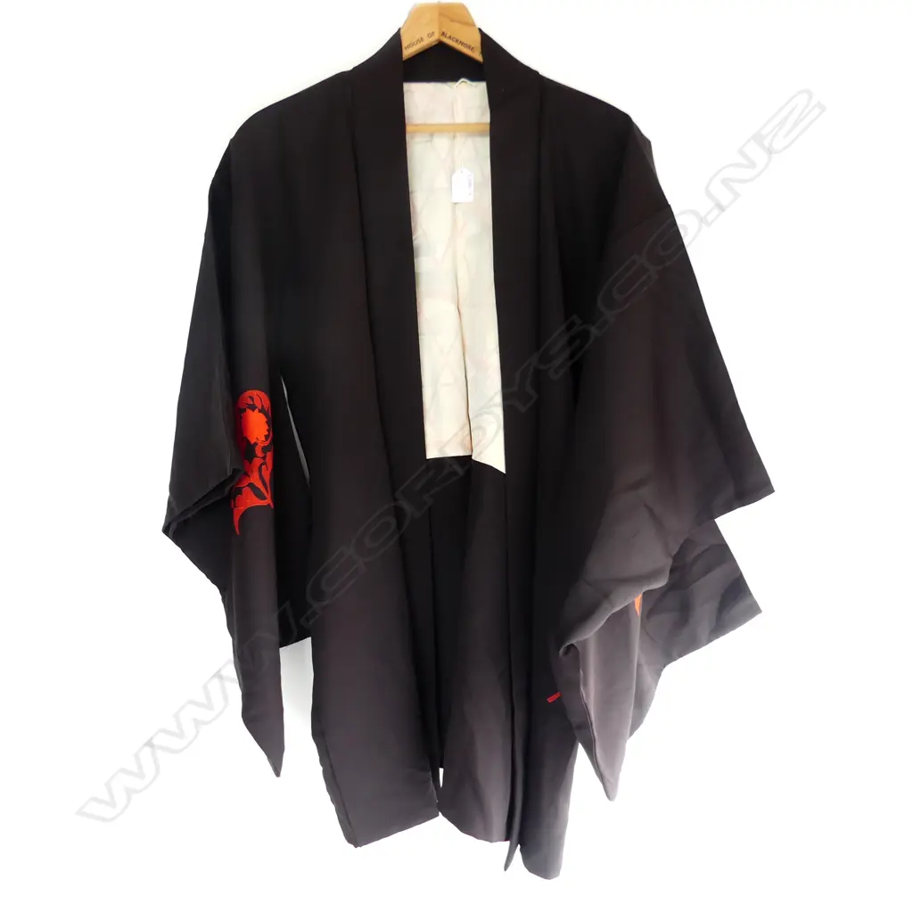 JAPANESE DECORATED SILK JACKET M SIZE Image 1++