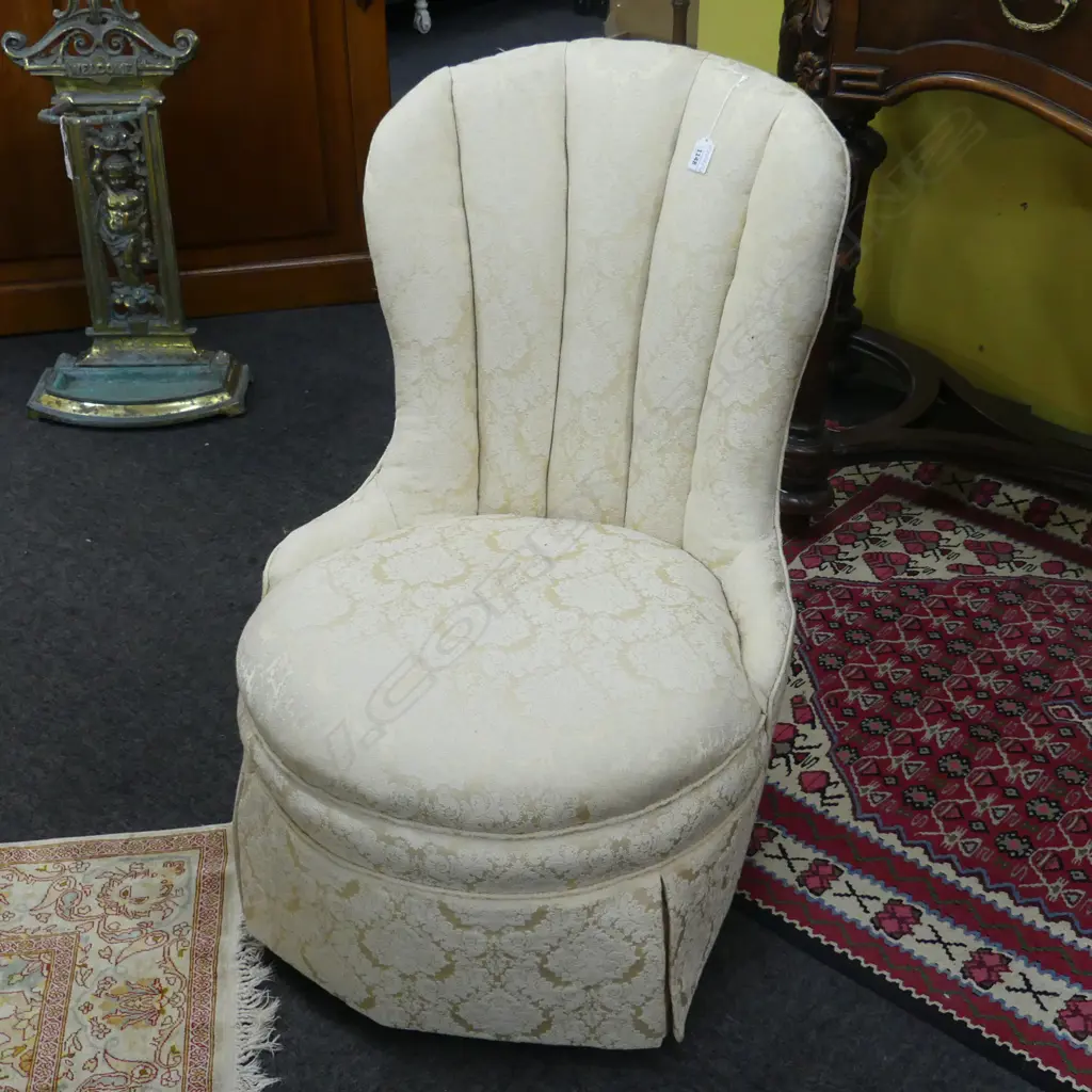 BEDSIDE CHAIR GOLD UPHOLSTERY Image 1++