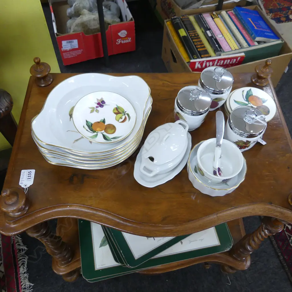 ASST. ROYAL WORCESTER EVESHAM; COASTERS, 6 RAMEKINS 170mm dia, 3 EGG CODDLERS ETC Image 1++