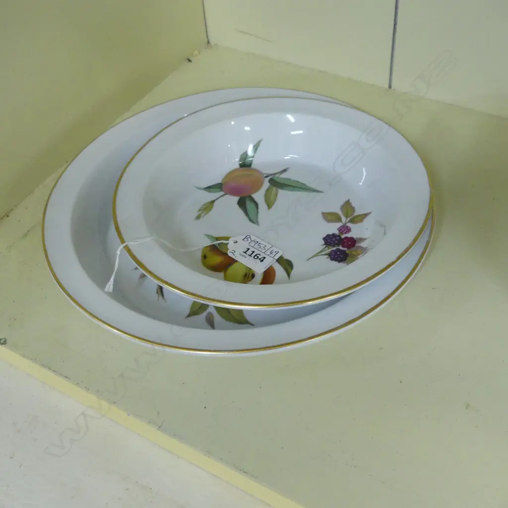 2 ROYAL WORCESTER EVESHAM BAKING DISHES 210, 265mm dia Image 1++