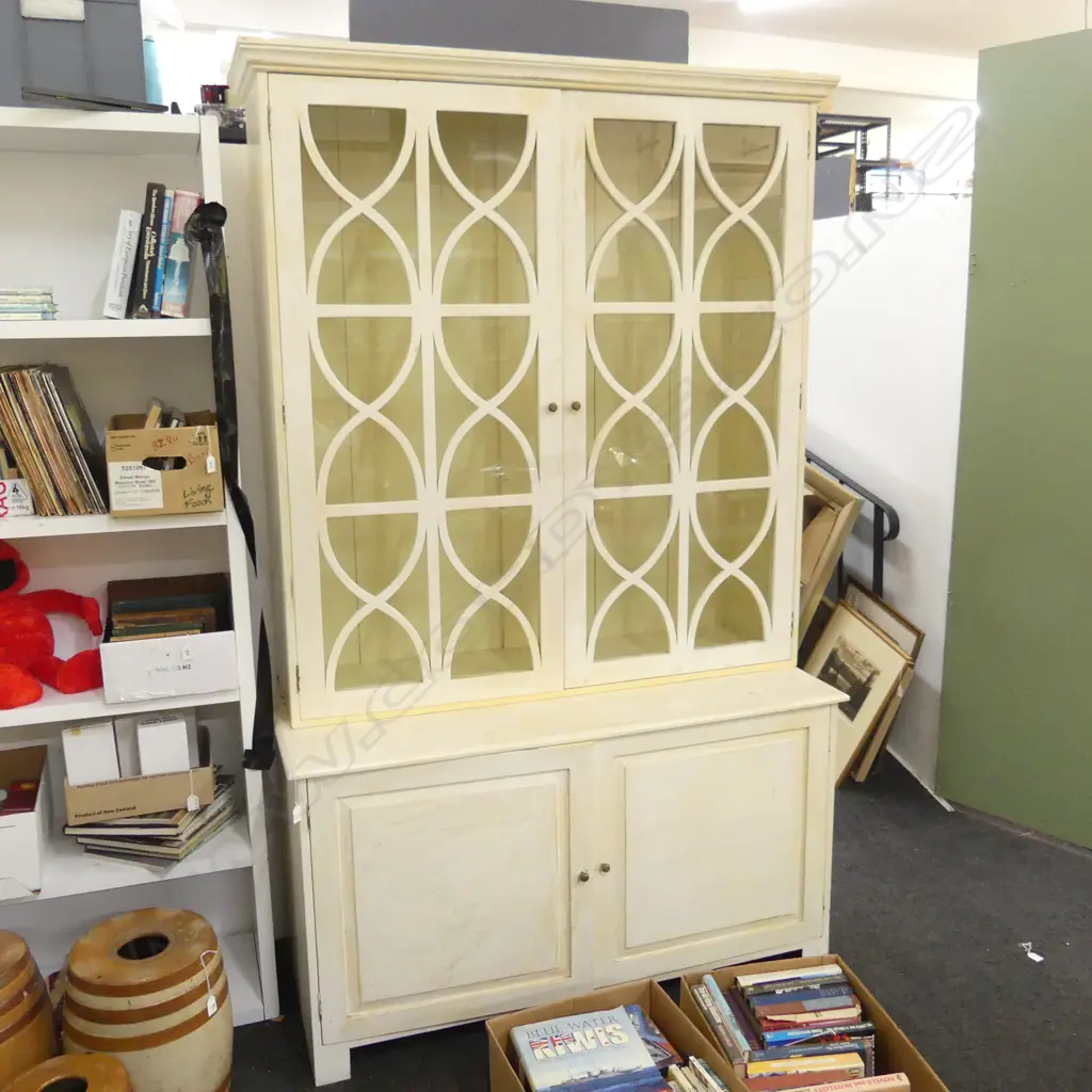 LG WHITE PAINTED CABINET 1370x600x2205mm Image 1++