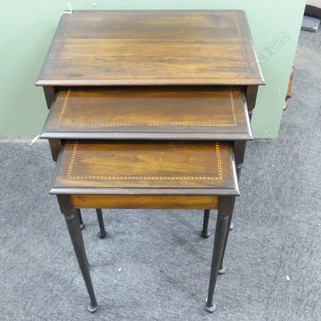 SET OF 3 NESTING MAHOGANY SIDE TABLES 500x355x530mm Image 1++