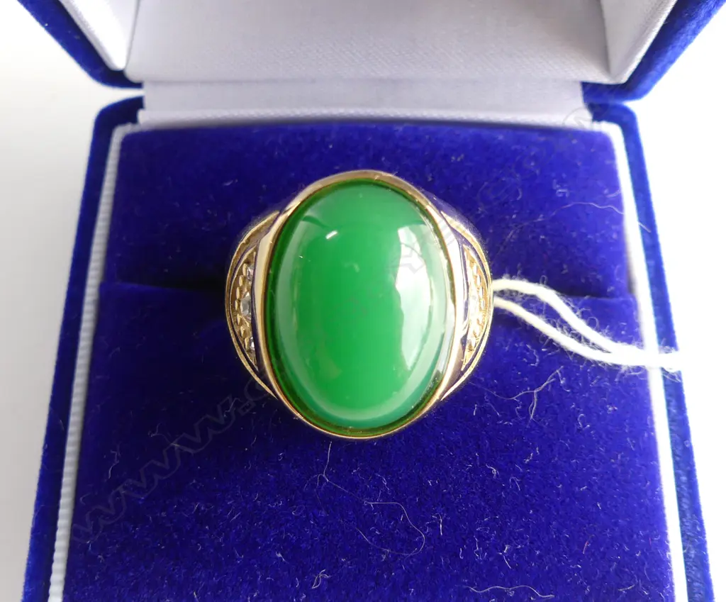 18ct GOLD PLATED RING w CENTRAL JADE- LIKE STONE, SIZE S Image 1++