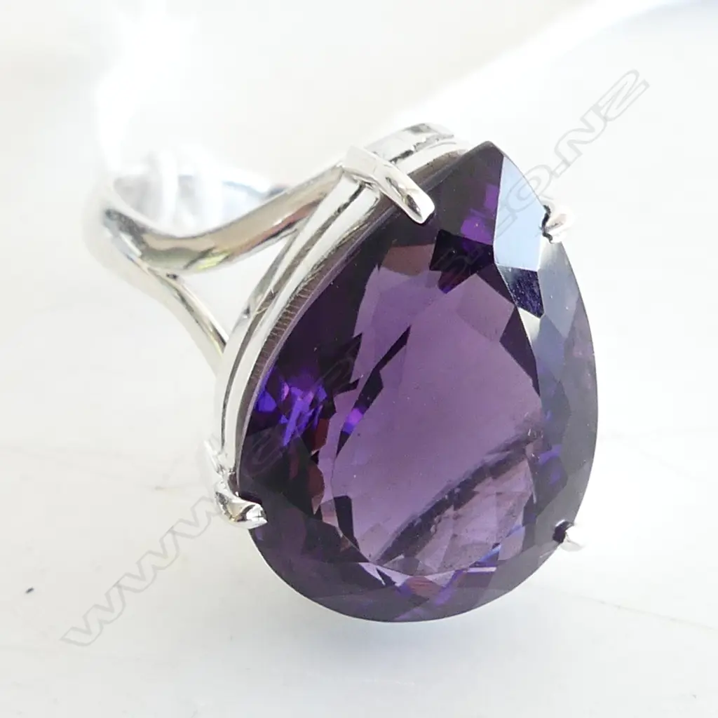 STG & DROP SHAPED AMETHYST RING SIZE R Image 1++