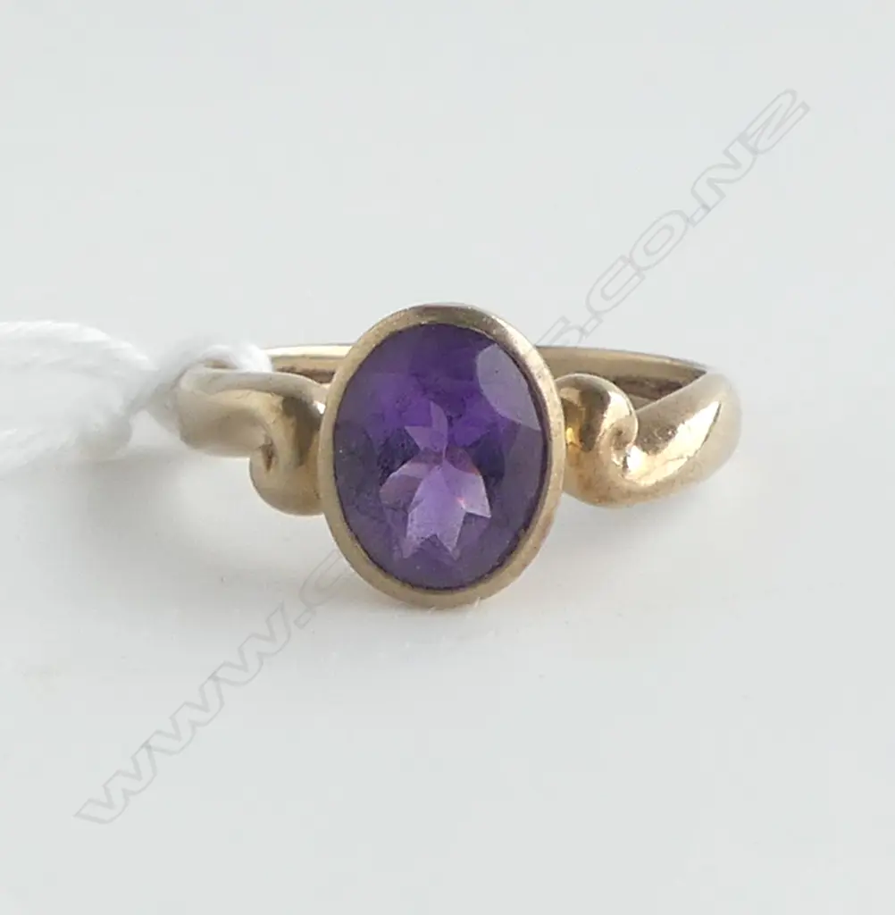 9ct GOLD AMETHYST RING 2.76gms  SIZE P Image 1++