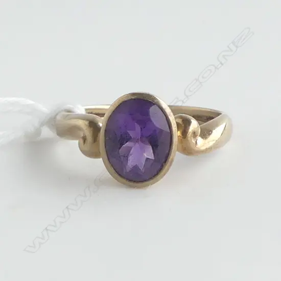9ct GOLD AMETHYST RING 2.76gms  SIZE P