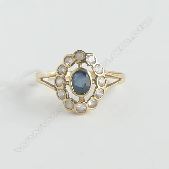 18ct GOLD BLUE STONE & CZ CLUSTER RING 1.8gms  SIZE M