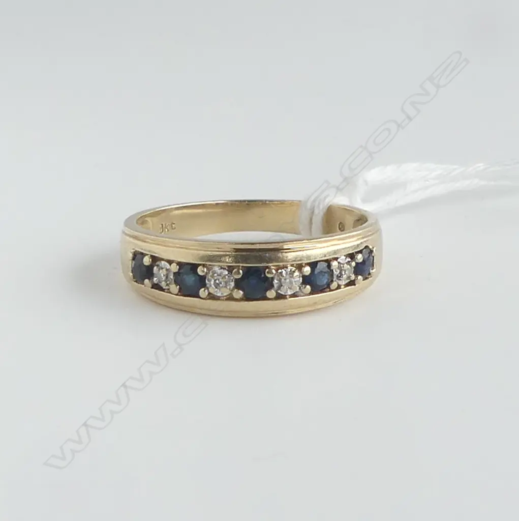  9CT GOLD SAPPHIRE AND DIAMOND BAND 2.73gm Image 1++