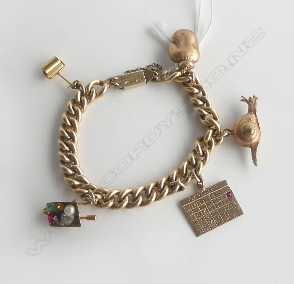 ANTIQUE GOLD PLATE CURB LINK CHARM BRACELET  w mixture of 3 gold + other gold plate & other charms. Image 1++