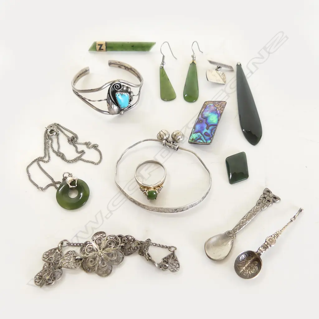 ASST. STG / GREENSTONE JEWELLERY 68gms Image 1++