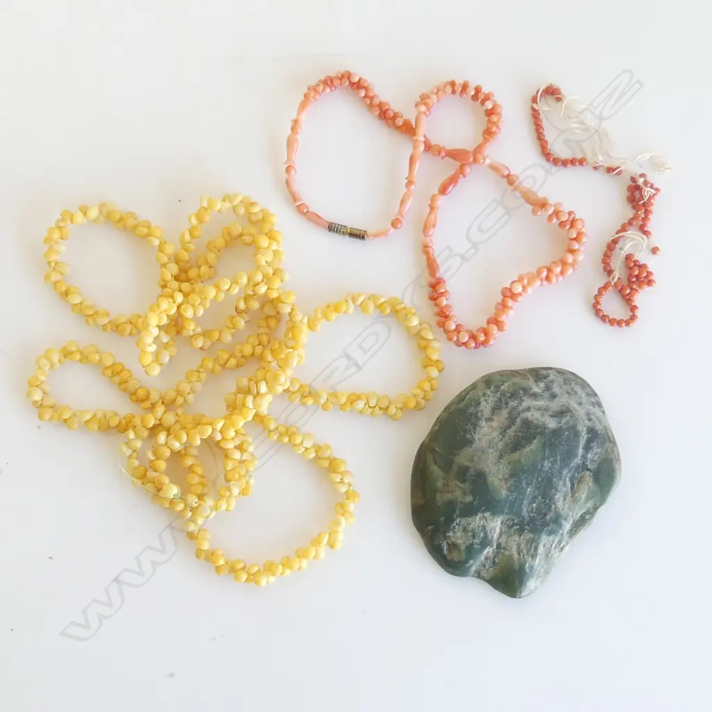 2 NECKLACES: CORAL & SMALL SHELLS + POUNAMU PEBBLE W.75mm Image 1++