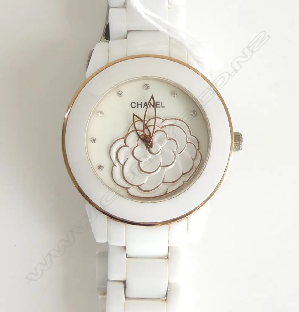 CHANEL? WHITE ACRYLIC WRISTWATCH MID SIZE Image 1++