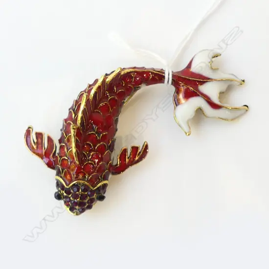 RED ENAMEL FISH BROOCH W.75mm