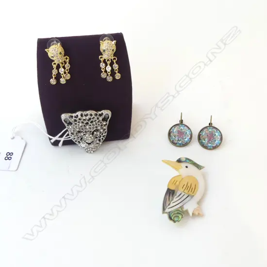 DIAMANTE PANTHER BROOCH & TASSLE EARRINGS, MOP & SHELL BROOCH & PR FLORAL EARRINGS