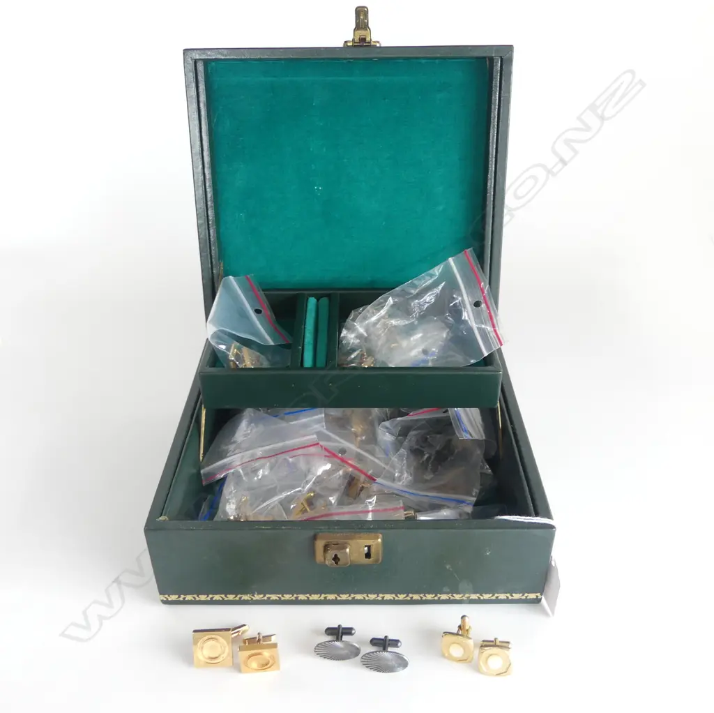GREEN LEATHER JEWEL BOX WITH 17 PAIRS RETRO CUFFLINKS. The gold tooled box 215 x 195mm Image 1++